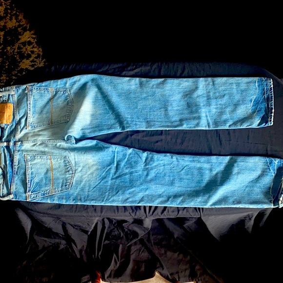 A&F Signature Stretch Denim
Skinny Jeans - Picture 5 of 5